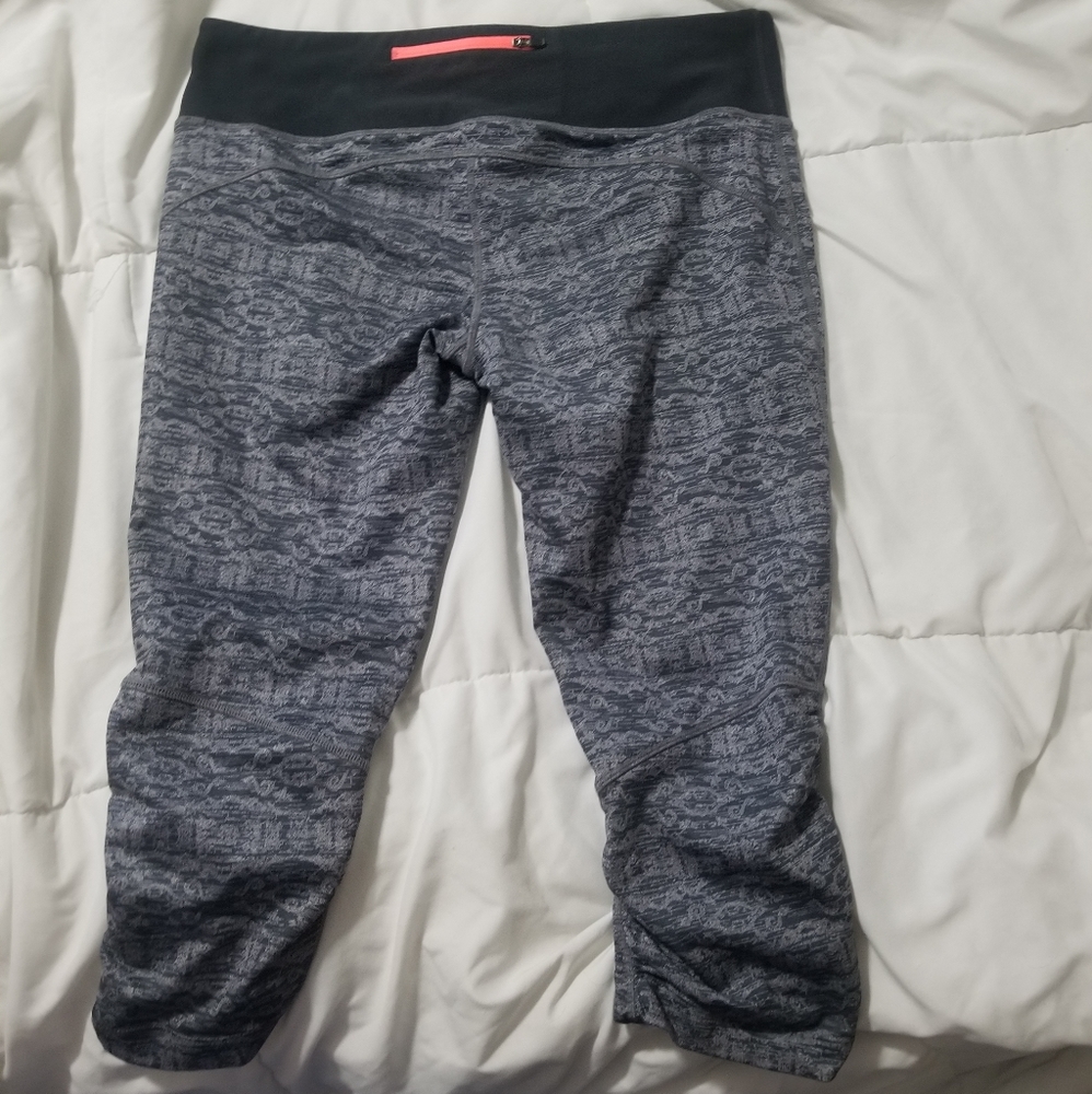 MPG | Workout Crops - Picture 2 of 6